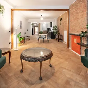Two-bedroom In The Heart Of Anvers