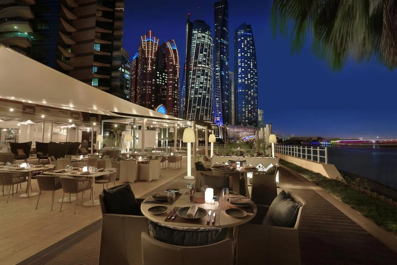 Khalidiya Palace Rayhaan By Rotana, Abu Dhabi Resort