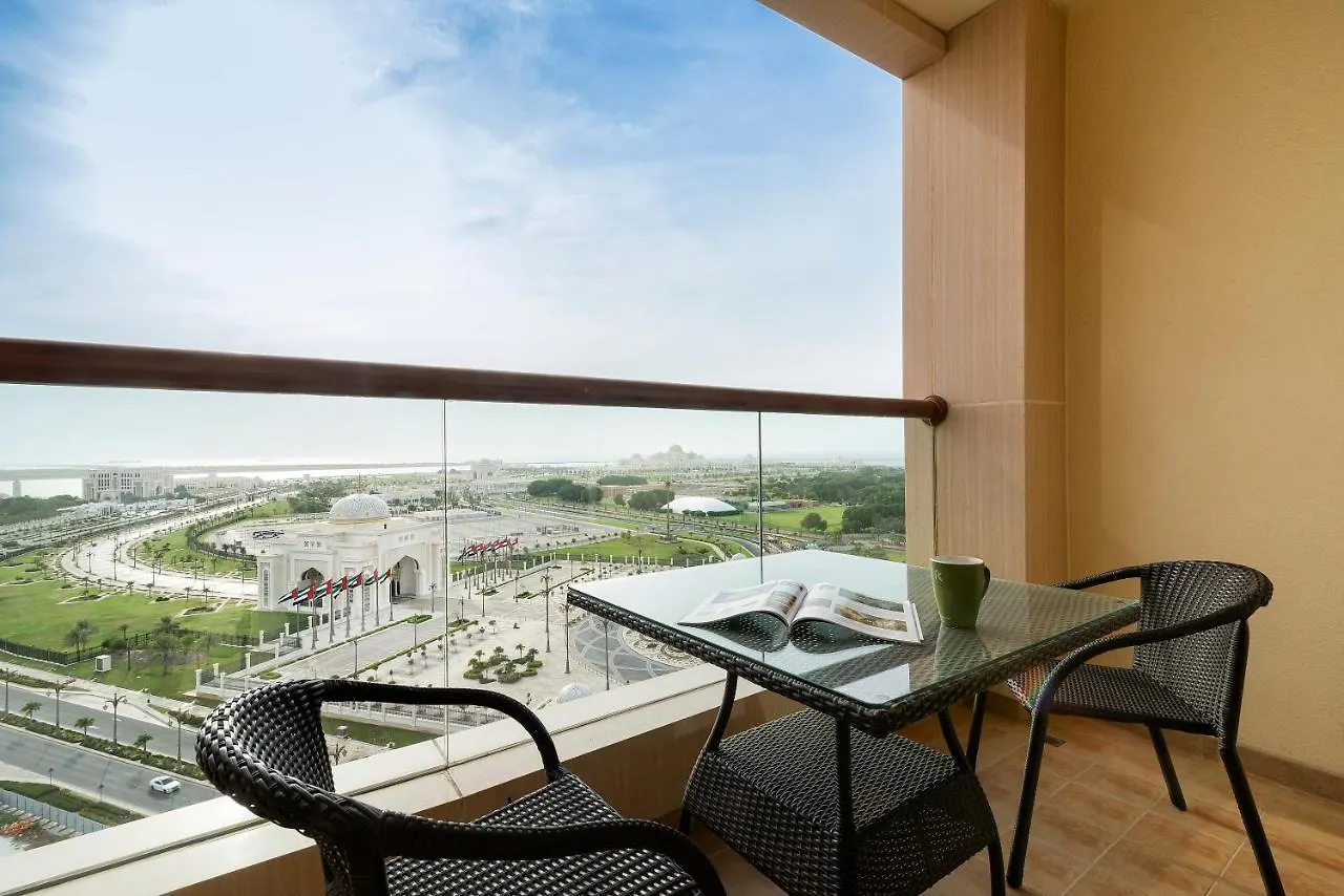 Khalidiya Palace Rayhaan By Rotana, Abu Dabi Resort
